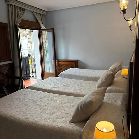 Hostal Cerezo 2-3